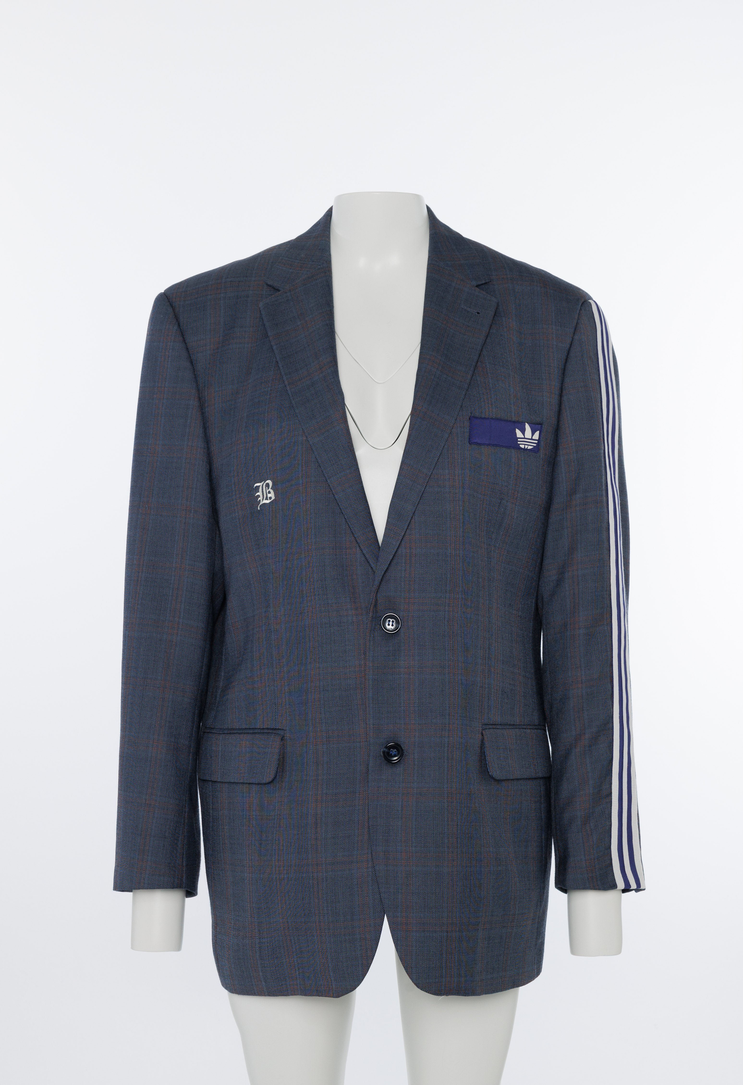Blazer als ghost-packshot met zichtbare binnenkant en label