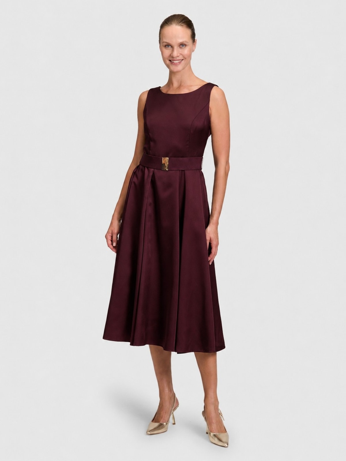 Volledige look met voeten zichtbaar